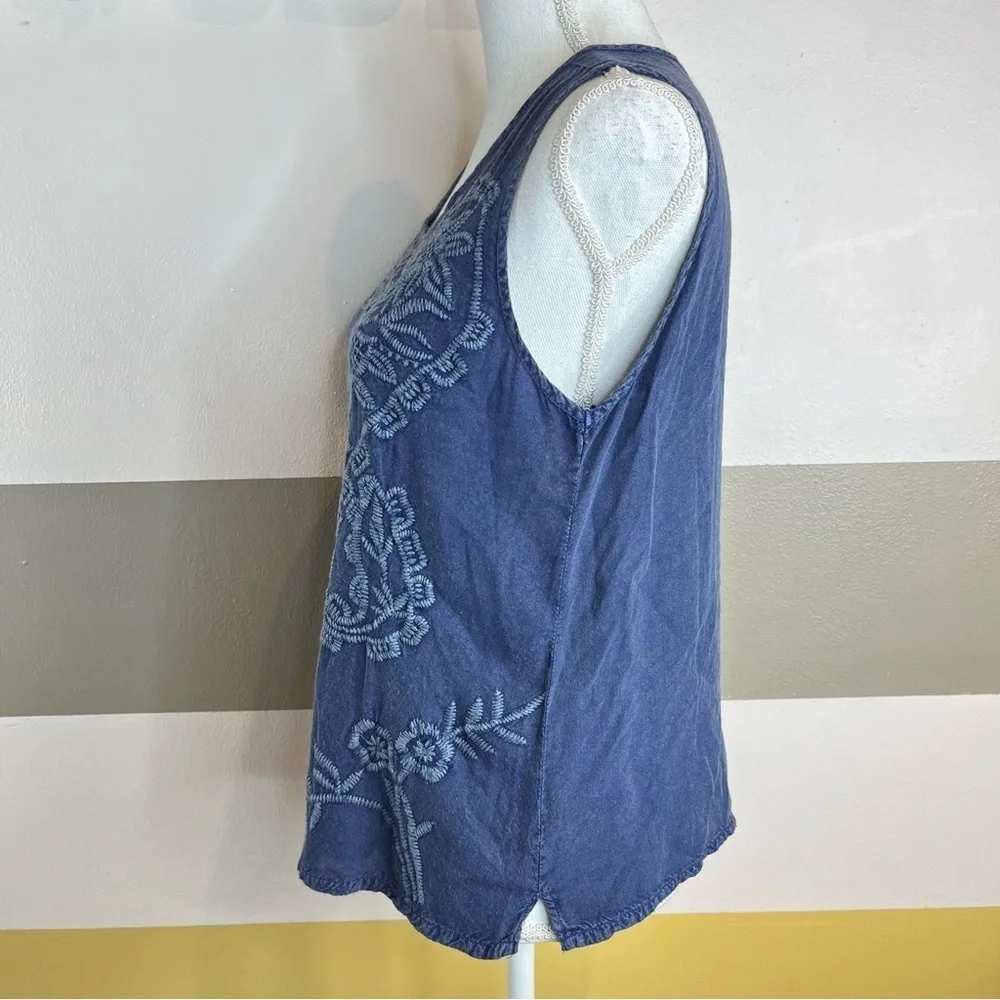 2/$25 Luna Moon Buckle Blue Chambray Denim Floral Boho Bohemian Western Tank Top - Picture 5 of 14